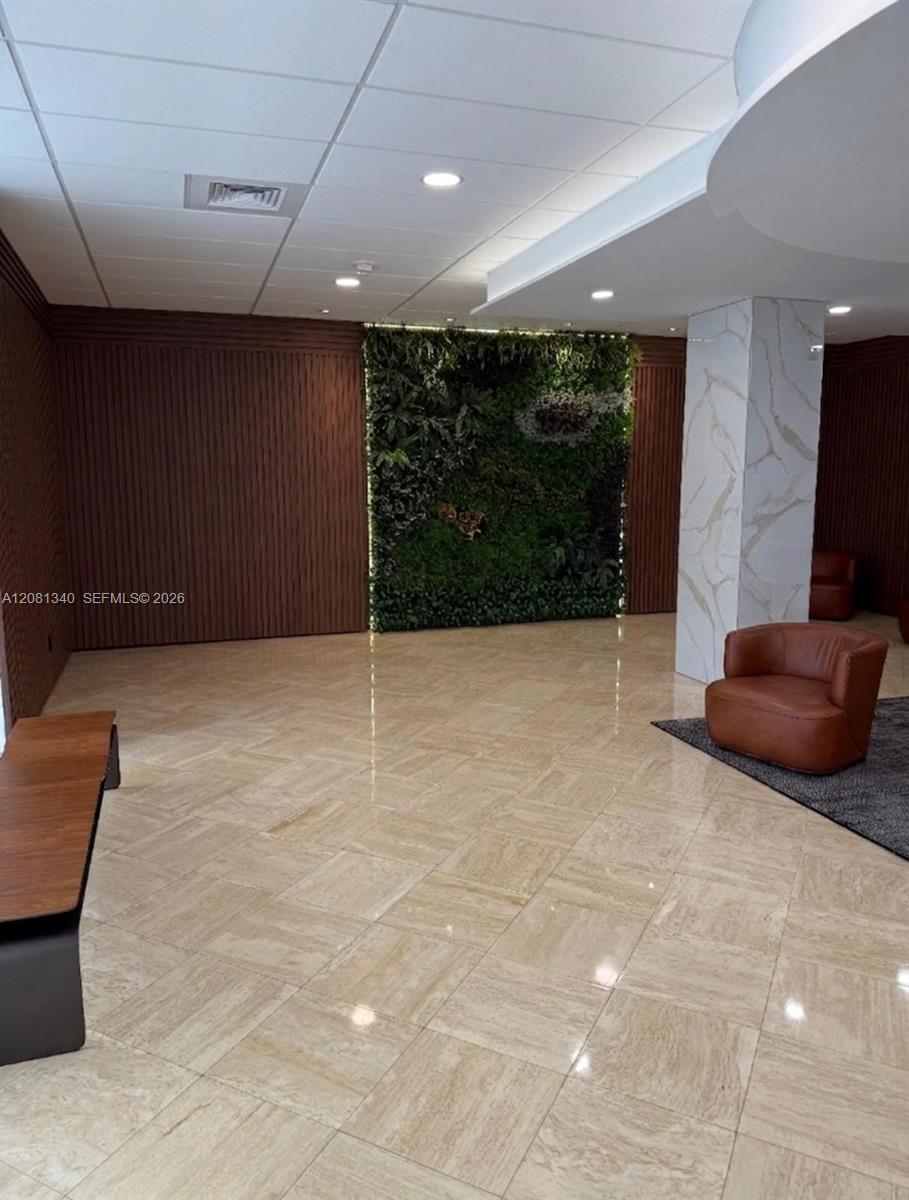 1420 2 / 2 1275 sq. ft. $ 2026-09-01 0 foto