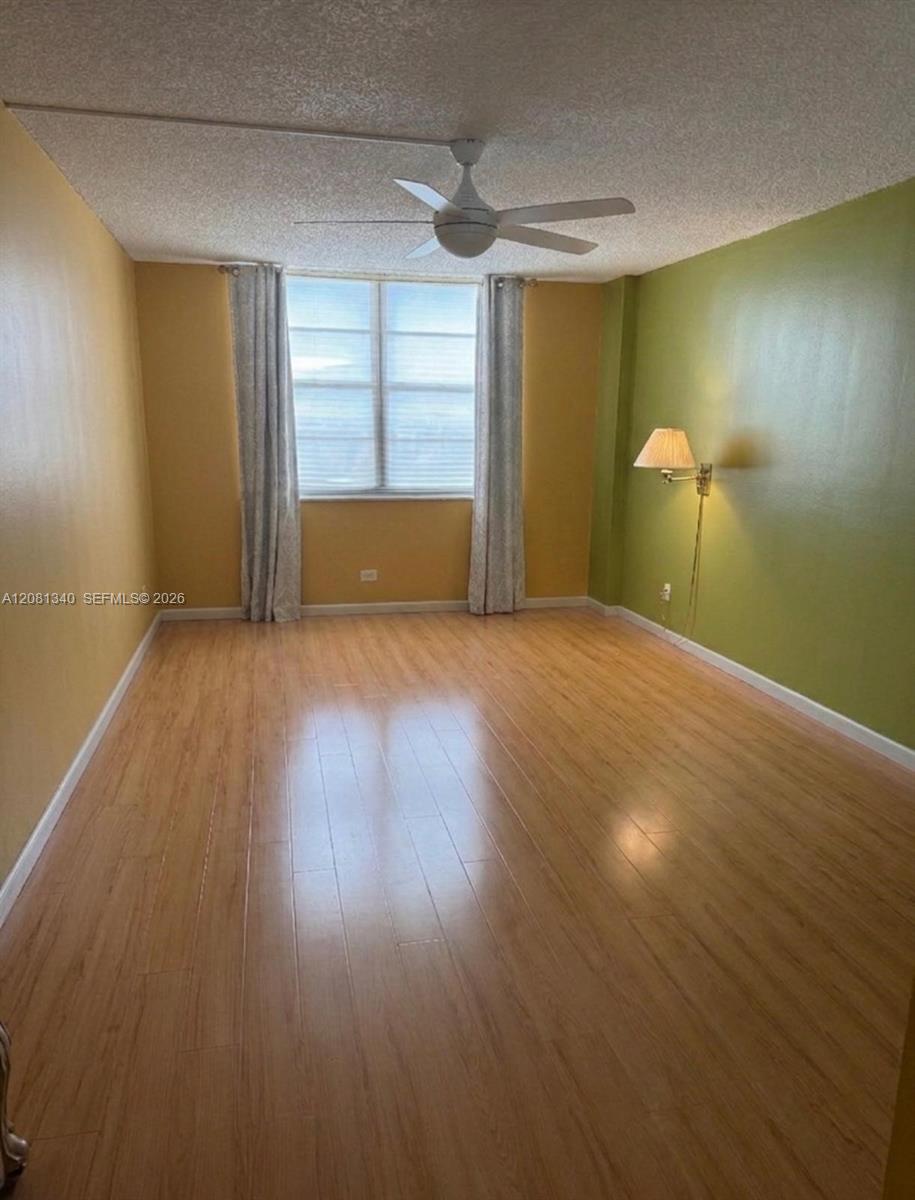 1420 2 / 2 1275 sq. ft. $ 2026-09-01 0 foto