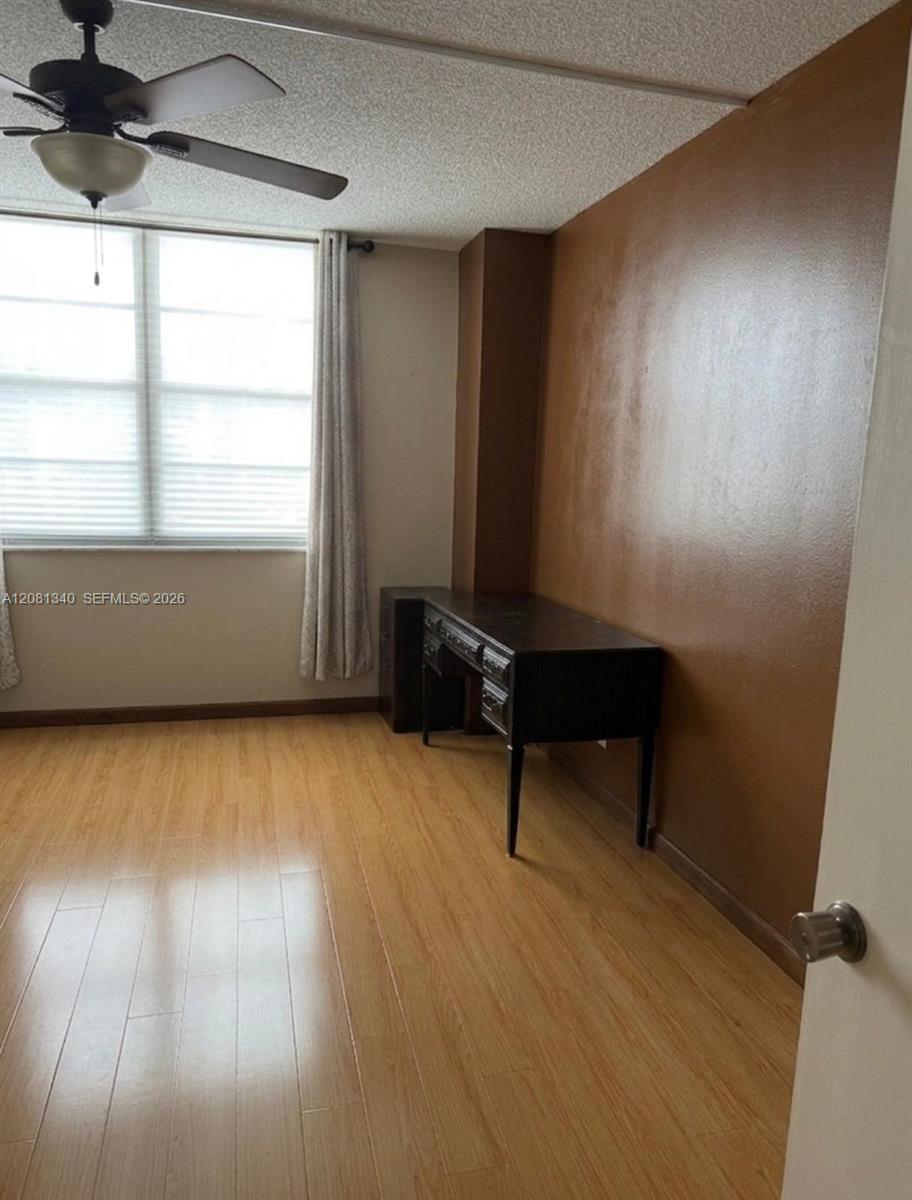 1420 2 / 2 1275 sq. ft. $ 2026-09-01 0 foto