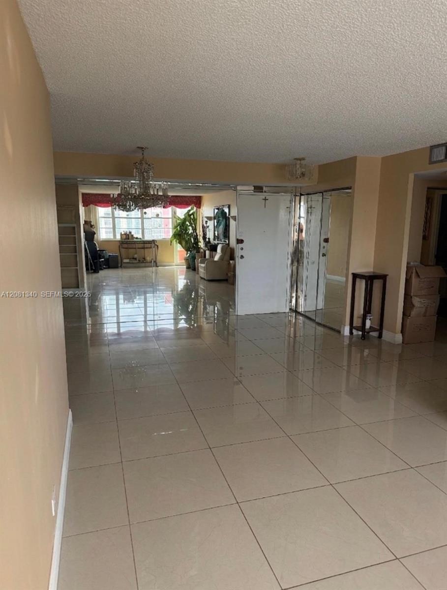 1420 2 / 2 1275 sq. ft. $ 2026-09-01 0 foto