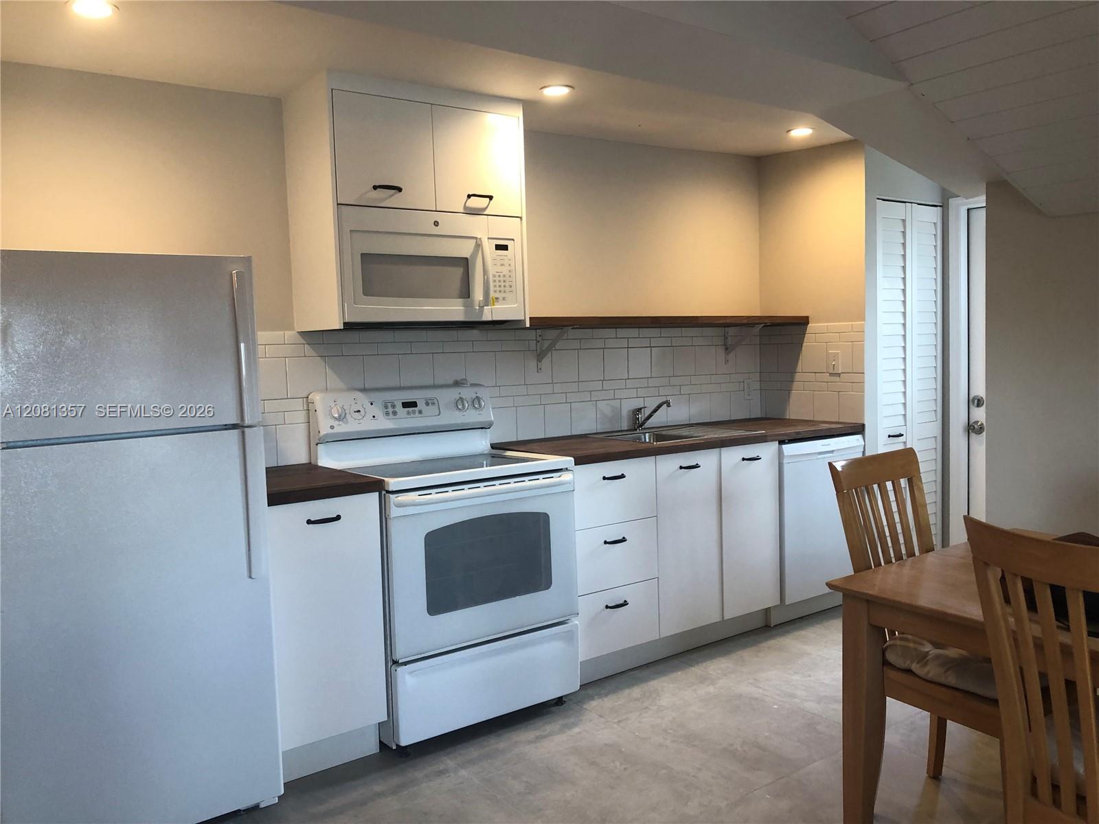 Ver detalles / 1970 sq. ft. $ 2026-09-01 0 foto