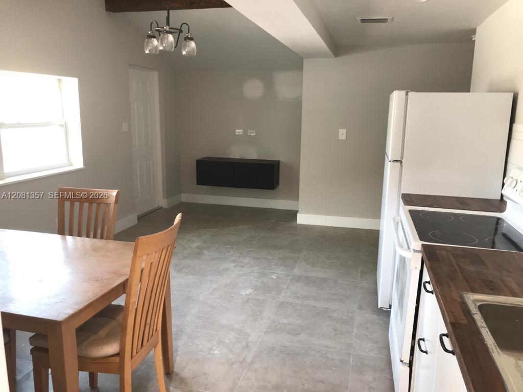 Ver detalles / 1970 sq. ft. $ 2026-09-01 0 foto