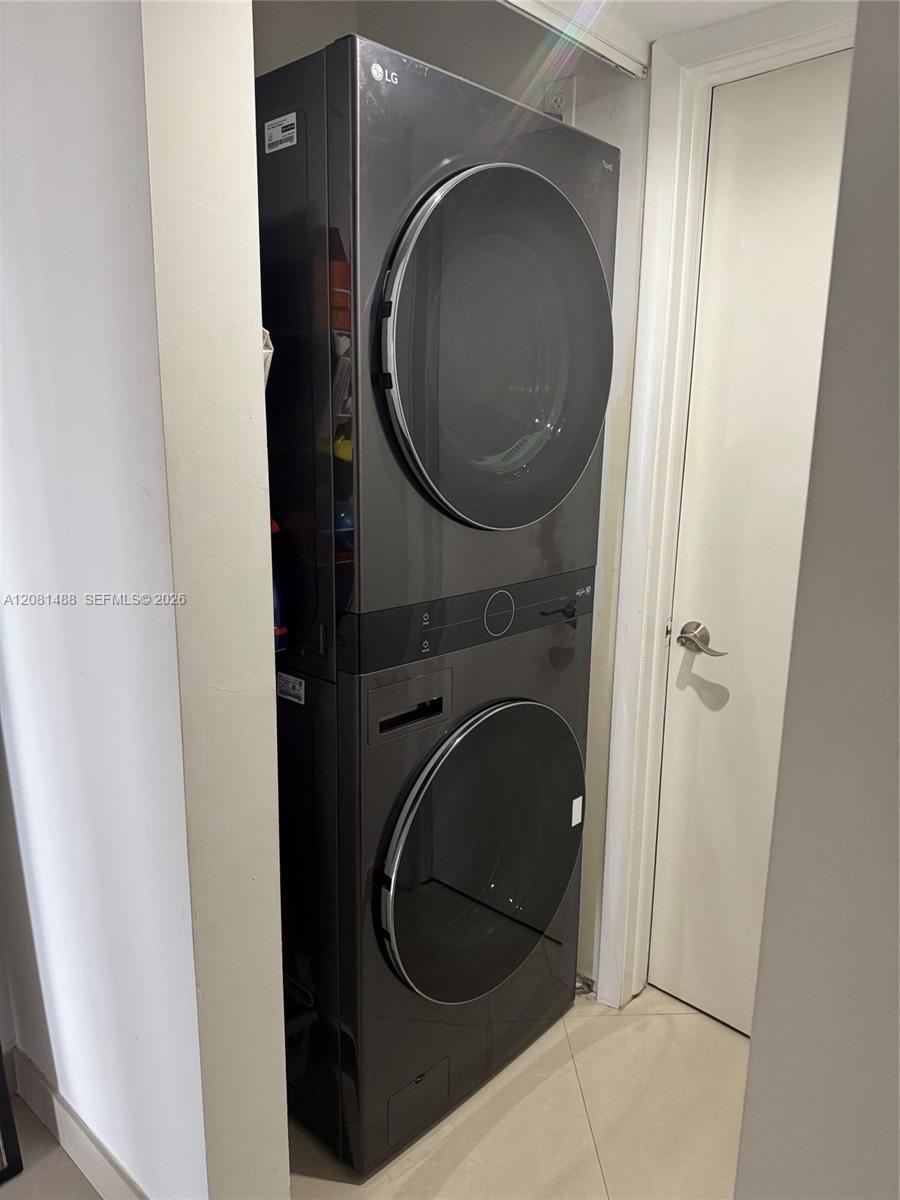 FULL SIZE WASHER &amp; DRYER