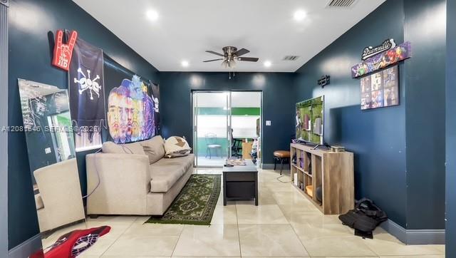 1041 3 / 1 1020 sq. ft. $ 2026-09-01 0 Photo