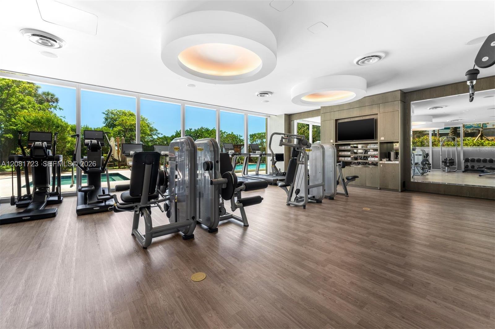 406 5 / 7 5720 sq. ft. $ 2026-09-01 0 Photo