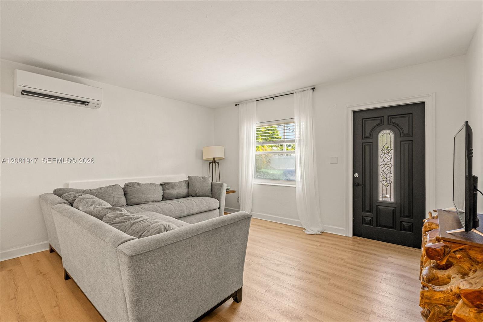   /  1760 sq. ft. $ 2026-09-02 0 foto