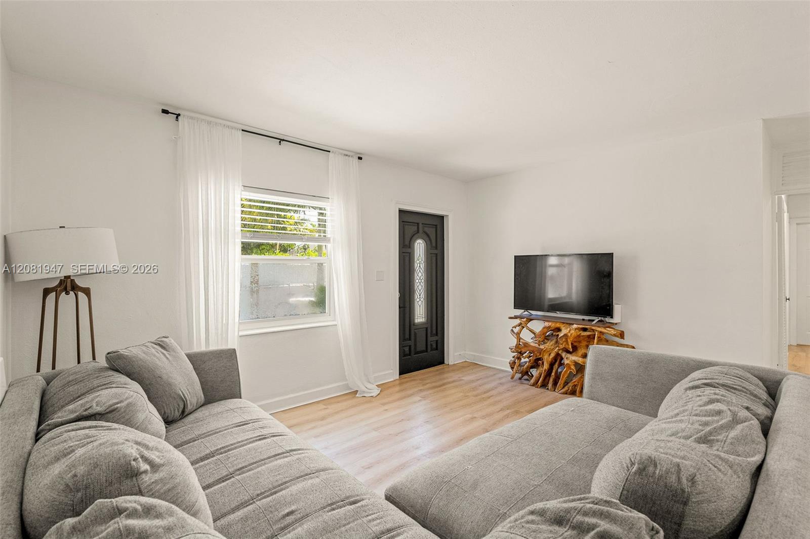   /  1760 sq. ft. $ 2026-09-02 0 foto