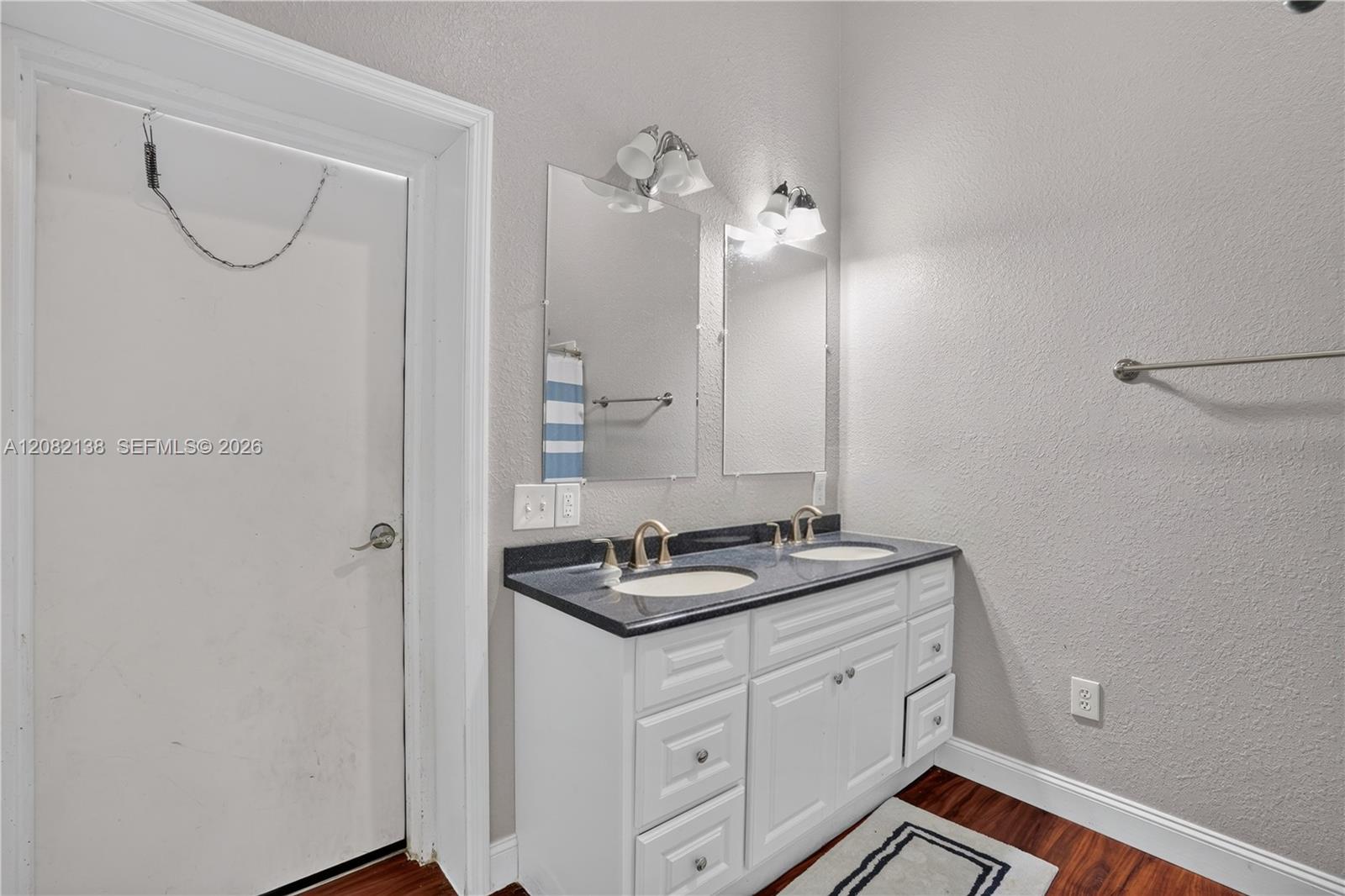 Ver detalles 34850 5 / 4 3461 sq. ft. $ 2026-09-02 0 foto