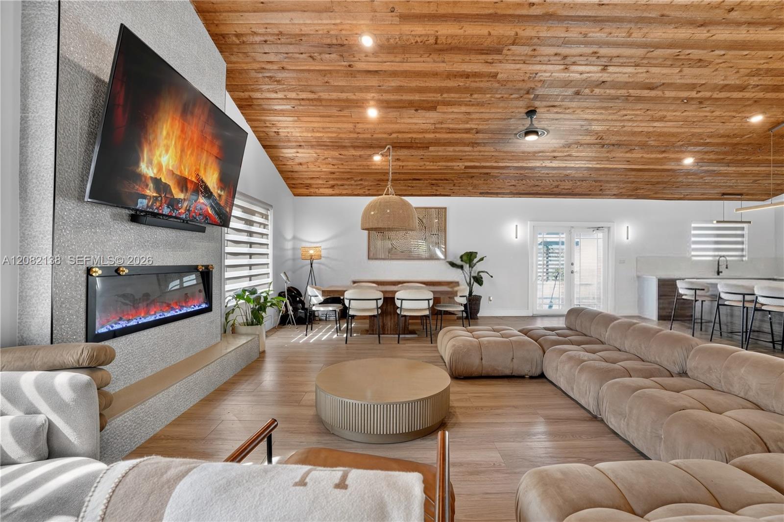 Ver detalles 34850 5 / 4 3461 sq. ft. $ 2026-09-02 0 foto
