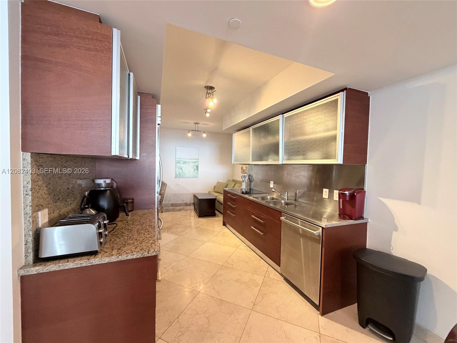 See details 4202 3 / 3 1841 sq. ft. $ 2026-09-02 0 Photo