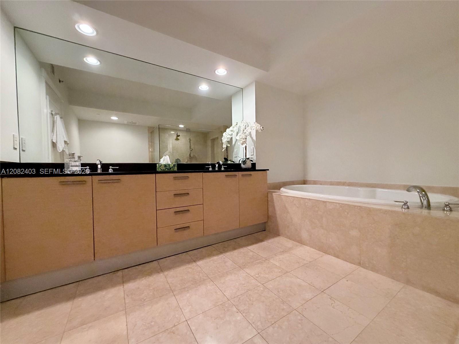 See details 4202 3 / 3 1841 sq. ft. $ 2026-09-02 0 Photo
