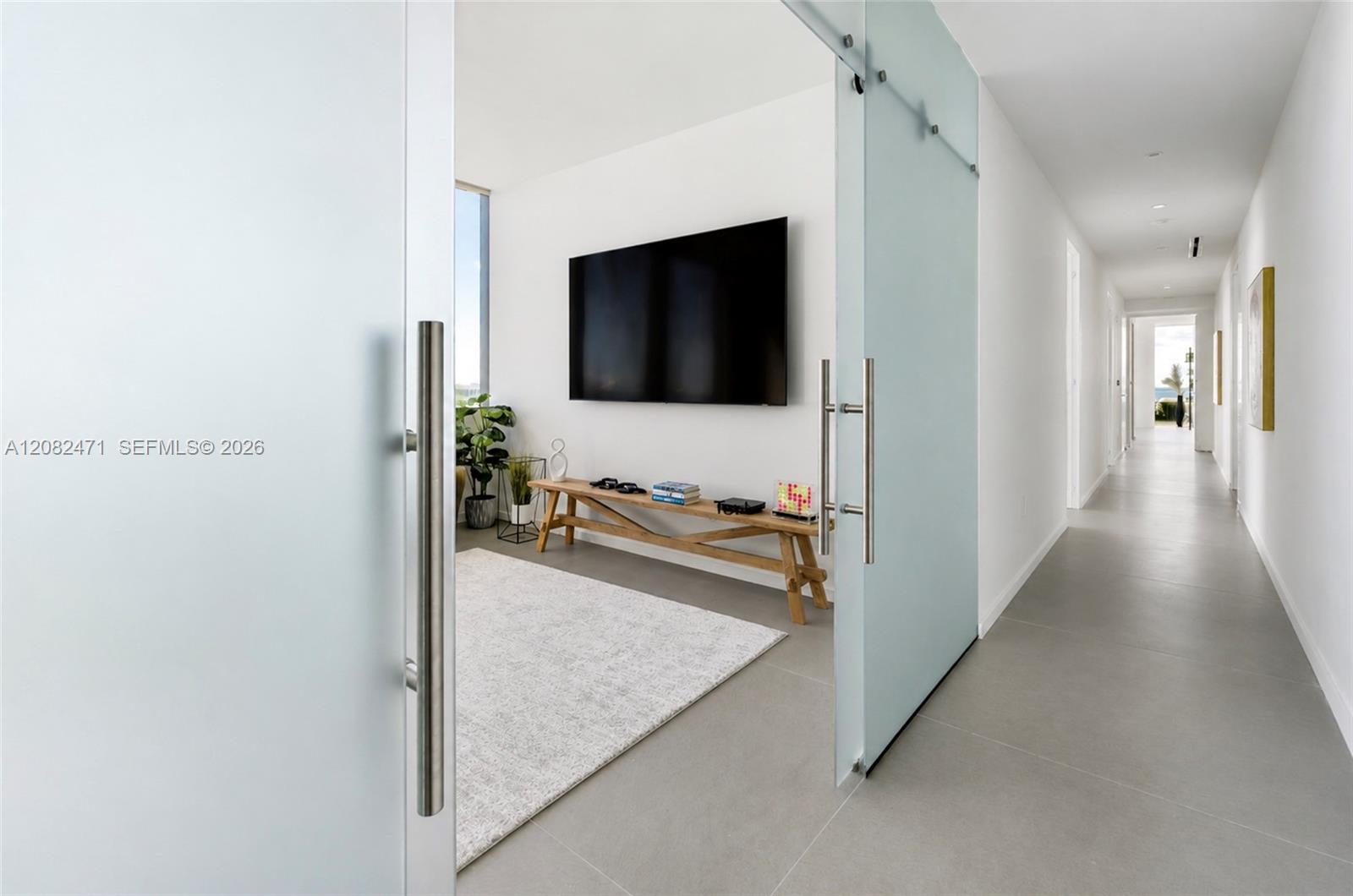 See details 31B 4 / 4 2549 sq. ft. $ 2026-09-02 0 Photo