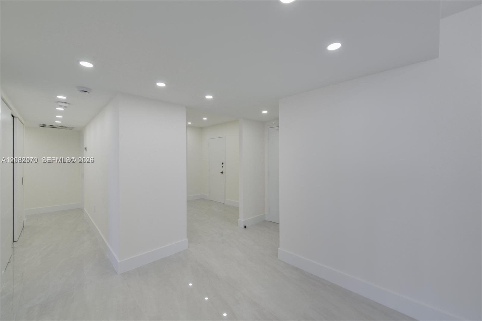 See details 8Q 3 / 3 1740 sq. ft. $ 2026-09-02 0 Photo