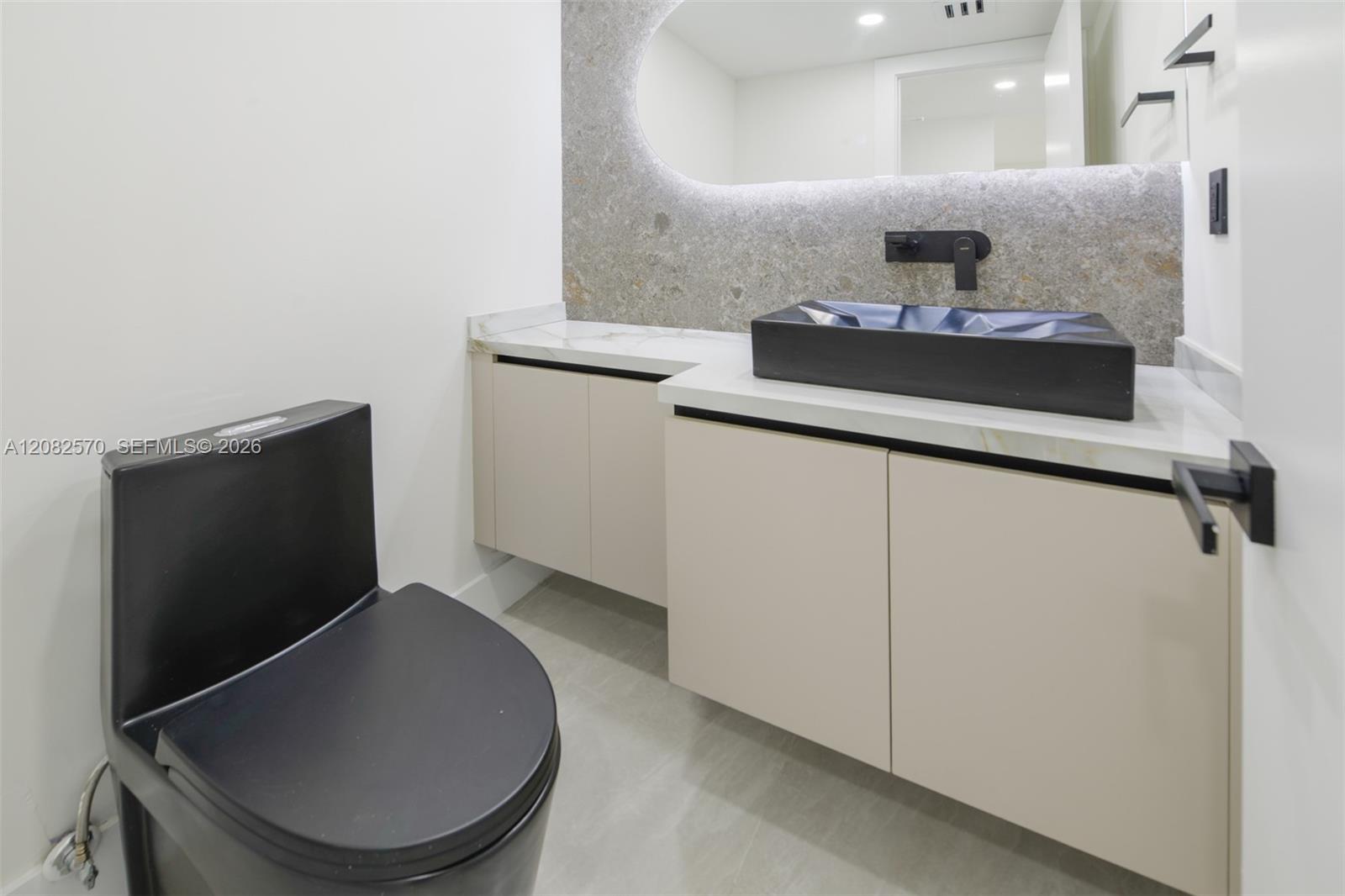 See details 8Q 3 / 3 1740 sq. ft. $ 2026-09-02 0 Photo