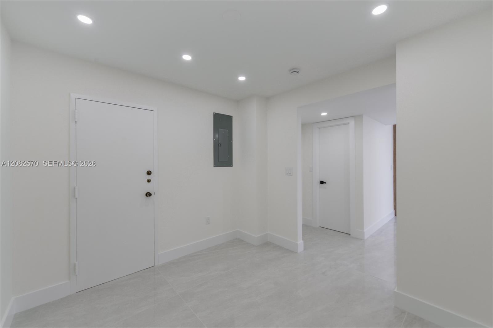 See details 8Q 3 / 3 1740 sq. ft. $ 2026-09-02 0 Photo