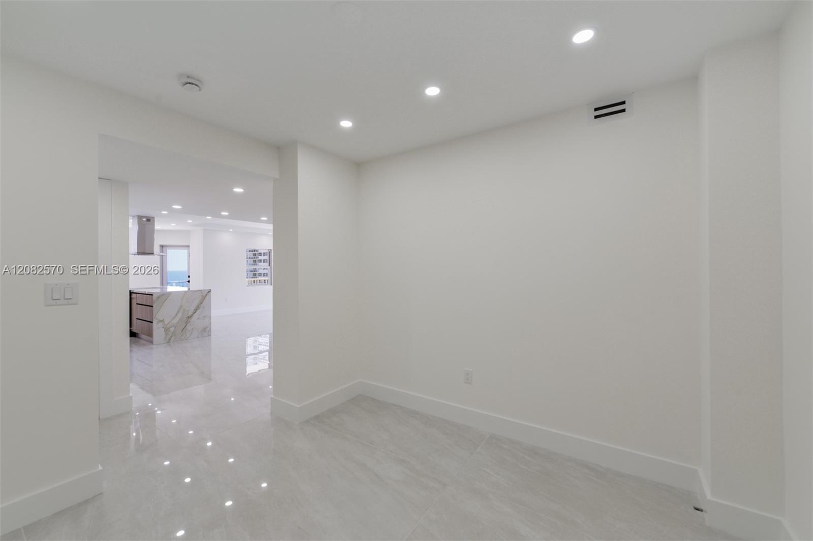 See details 8Q 3 / 3 1740 sq. ft. $ 2026-09-02 0 Photo