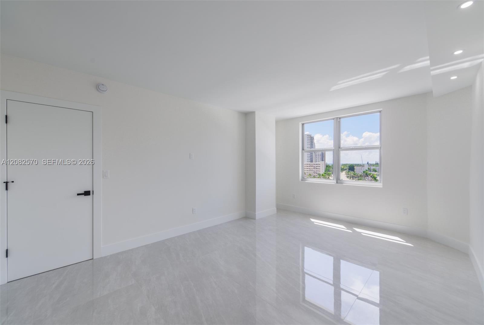 See details 8Q 3 / 3 1740 sq. ft. $ 2026-09-02 0 Photo