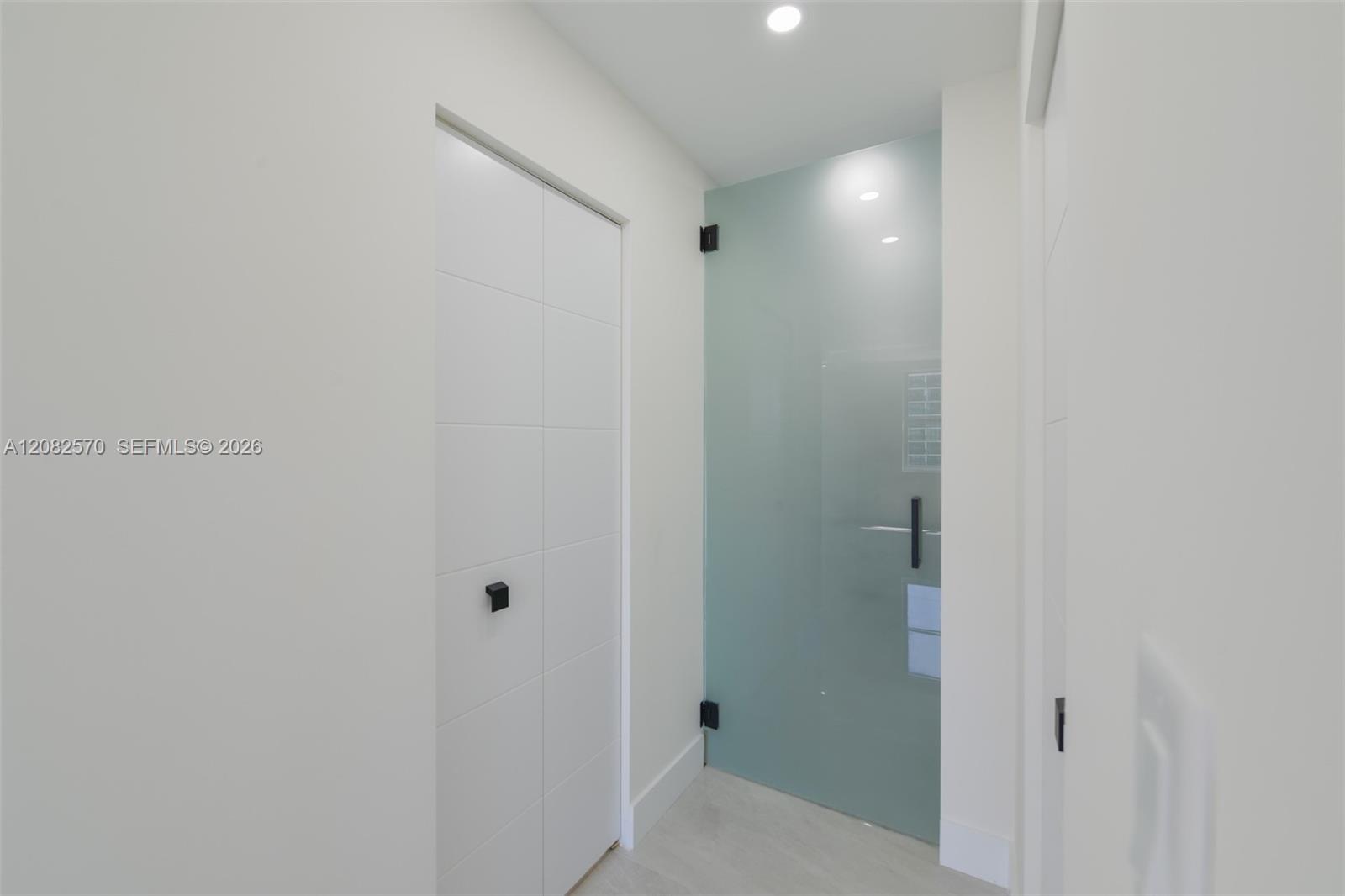 See details 8Q 3 / 3 1740 sq. ft. $ 2026-09-02 0 Photo