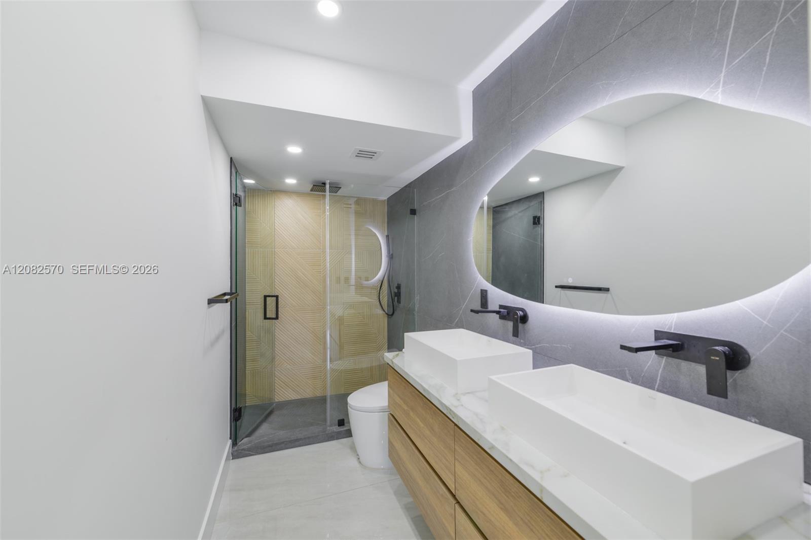 See details 8Q 3 / 3 1740 sq. ft. $ 2026-09-02 0 Photo