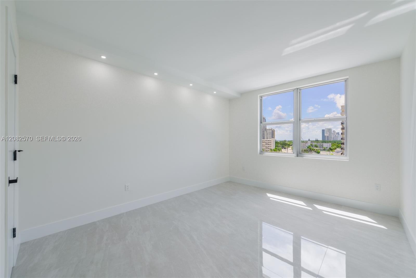 See details 8Q 3 / 3 1740 sq. ft. $ 2026-09-02 0 Photo