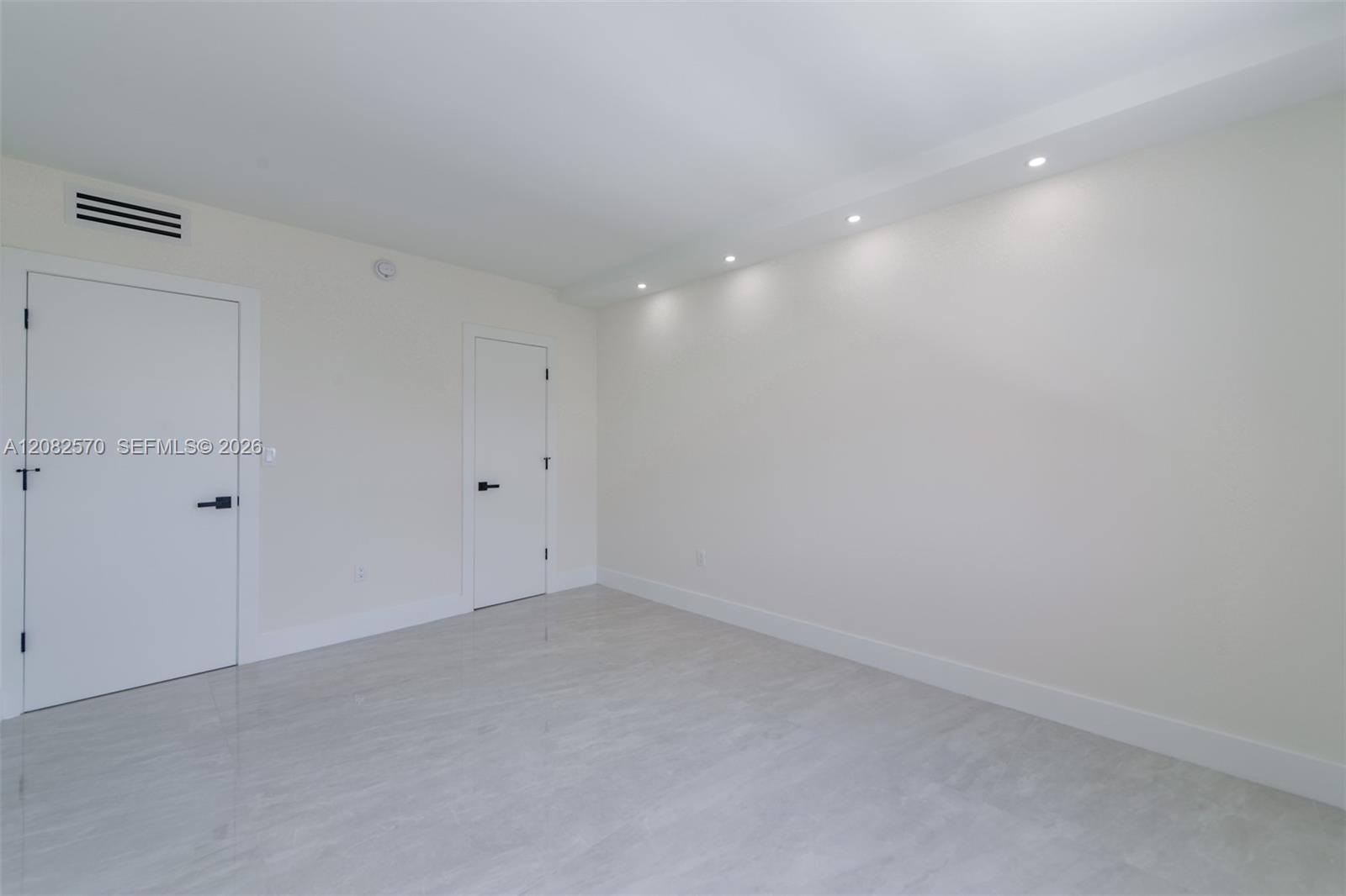 See details 8Q 3 / 3 1740 sq. ft. $ 2026-09-02 0 Photo