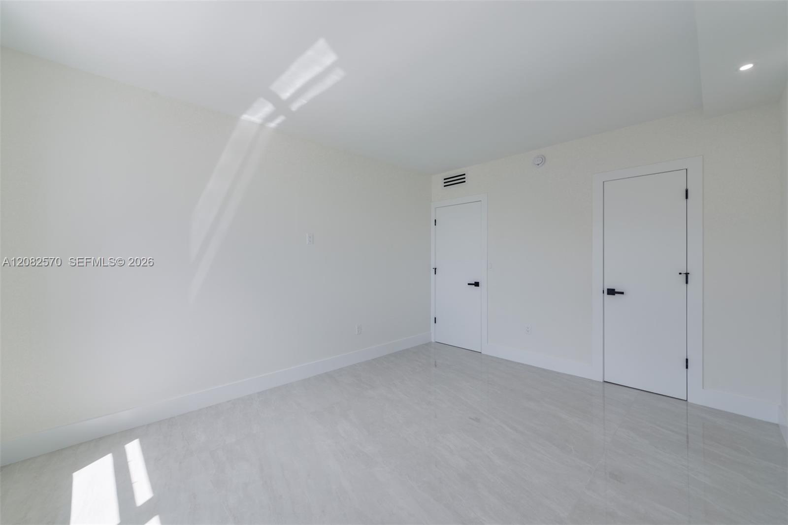 See details 8Q 3 / 3 1740 sq. ft. $ 2026-09-02 0 Photo