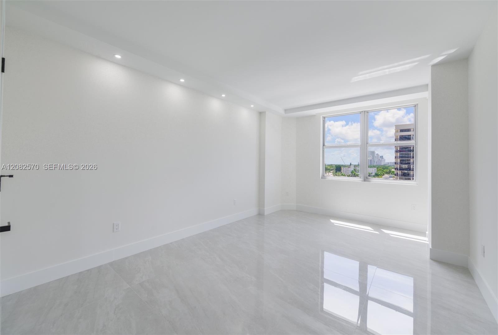 See details 8Q 3 / 3 1740 sq. ft. $ 2026-09-02 0 Photo