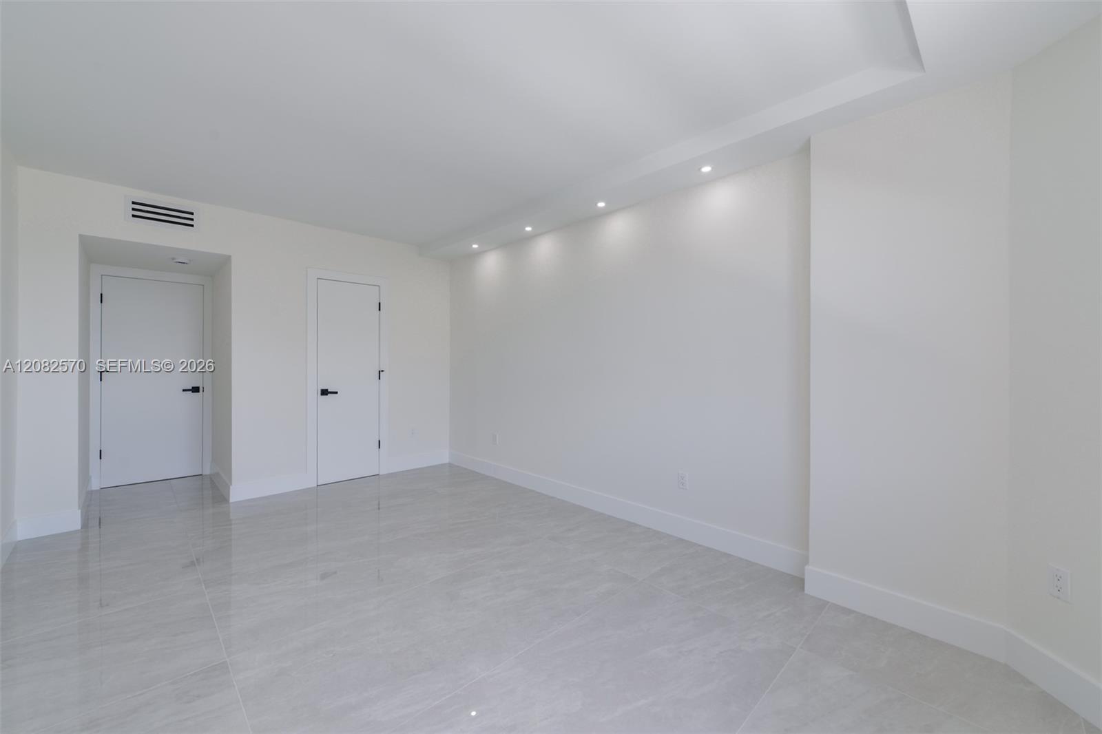 See details 8Q 3 / 3 1740 sq. ft. $ 2026-09-02 0 Photo