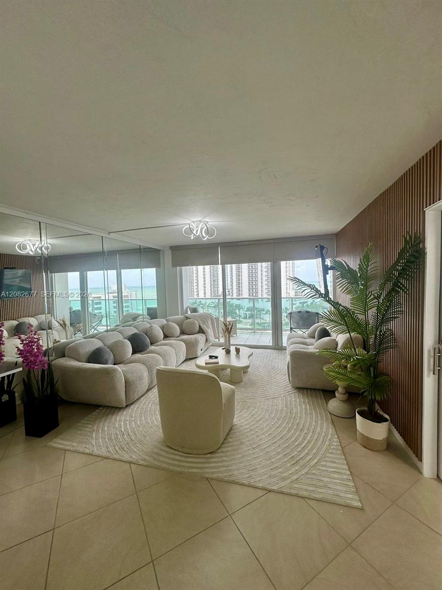 See details 1114 2 / 2 1331 sq. ft. $ 2026-09-03 0 Photo