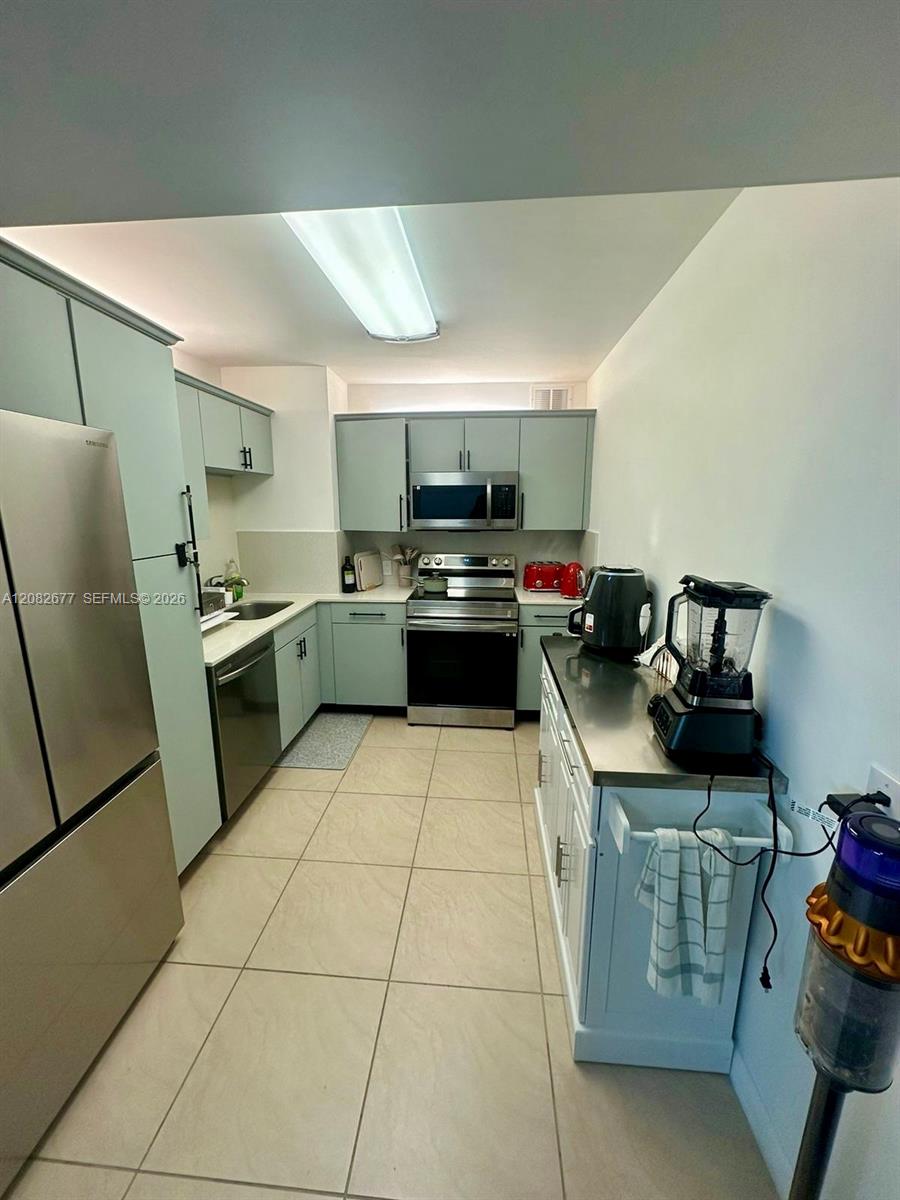See details 1114 2 / 2 1331 sq. ft. $ 2026-09-03 0 Photo