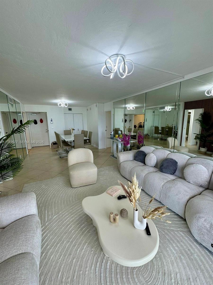 See details 1114 2 / 2 1331 sq. ft. $ 2026-09-03 0 Photo