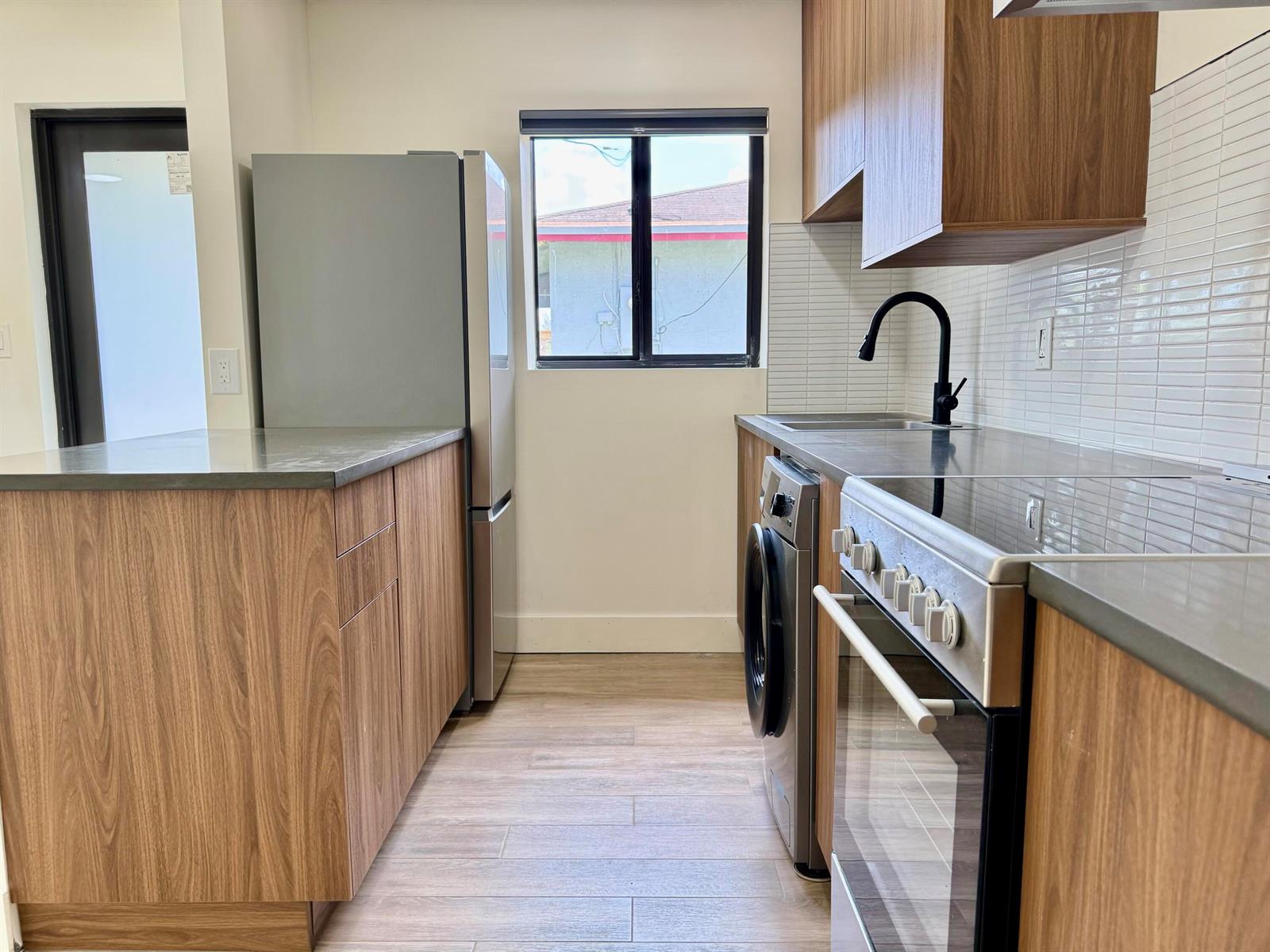 Ver detalles / 0 798 sq. ft. $ 2026-09-05 0 foto