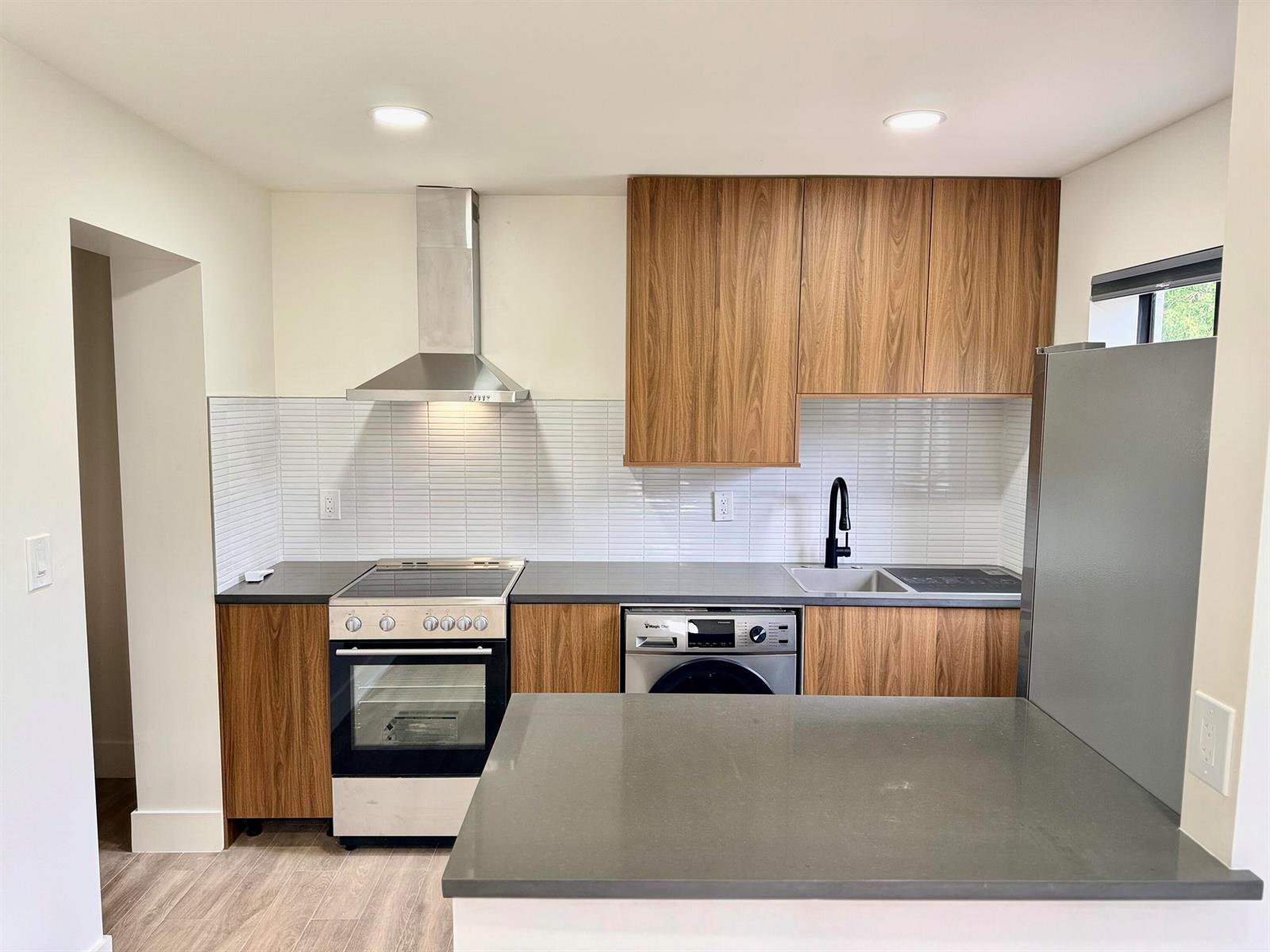Ver detalles / 0 798 sq. ft. $ 2026-09-05 0 foto