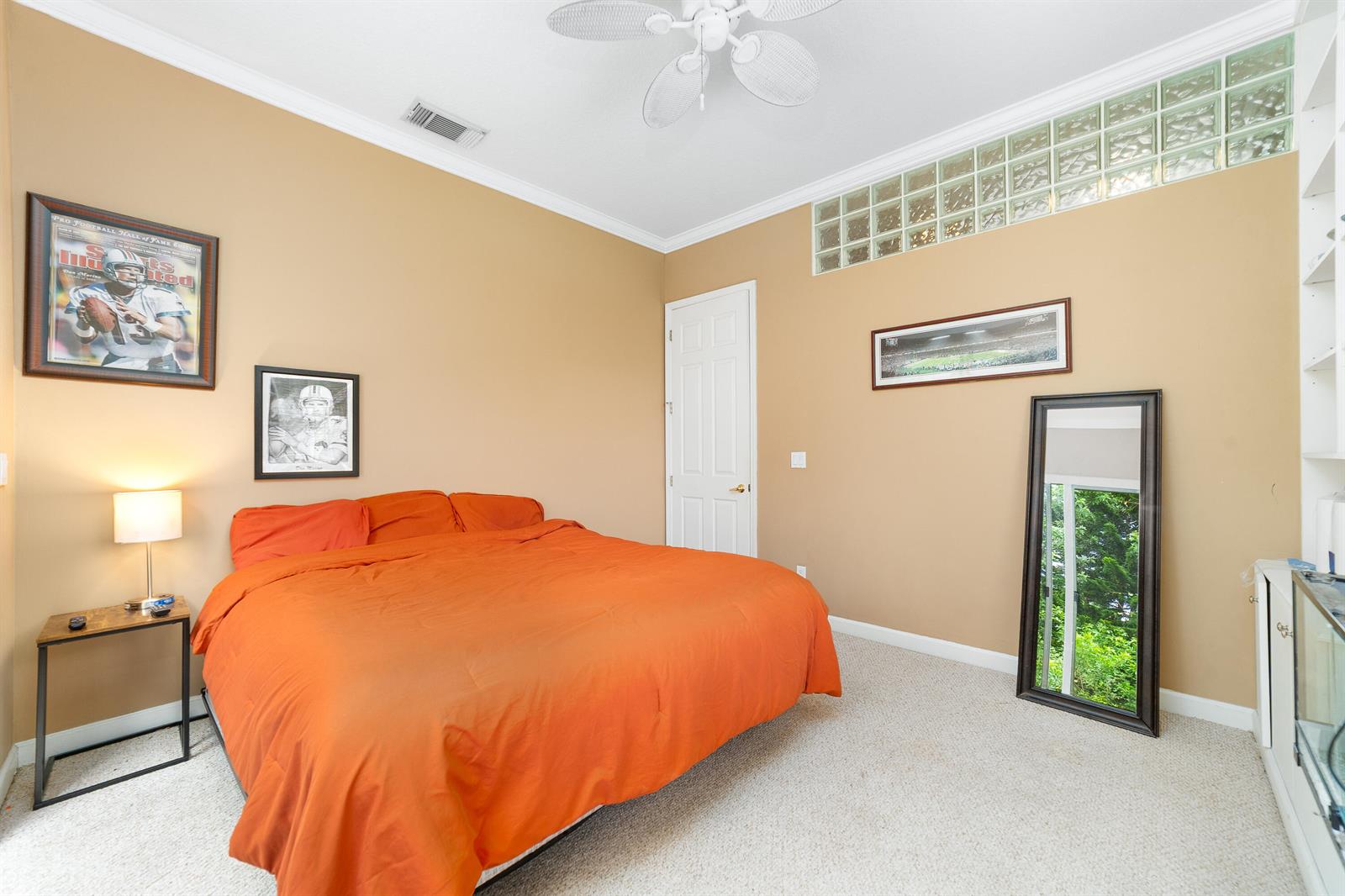 Ver detalles 775 3 / 3 1889 sq. ft. $ 2026-09-04 0 foto