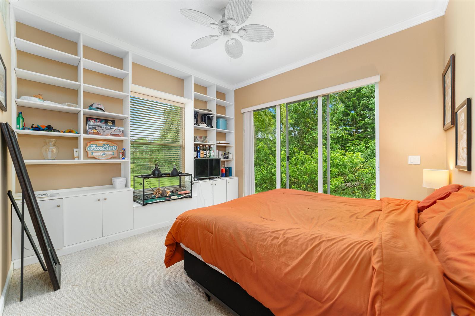 Ver detalles 775 3 / 3 1889 sq. ft. $ 2026-09-04 0 foto