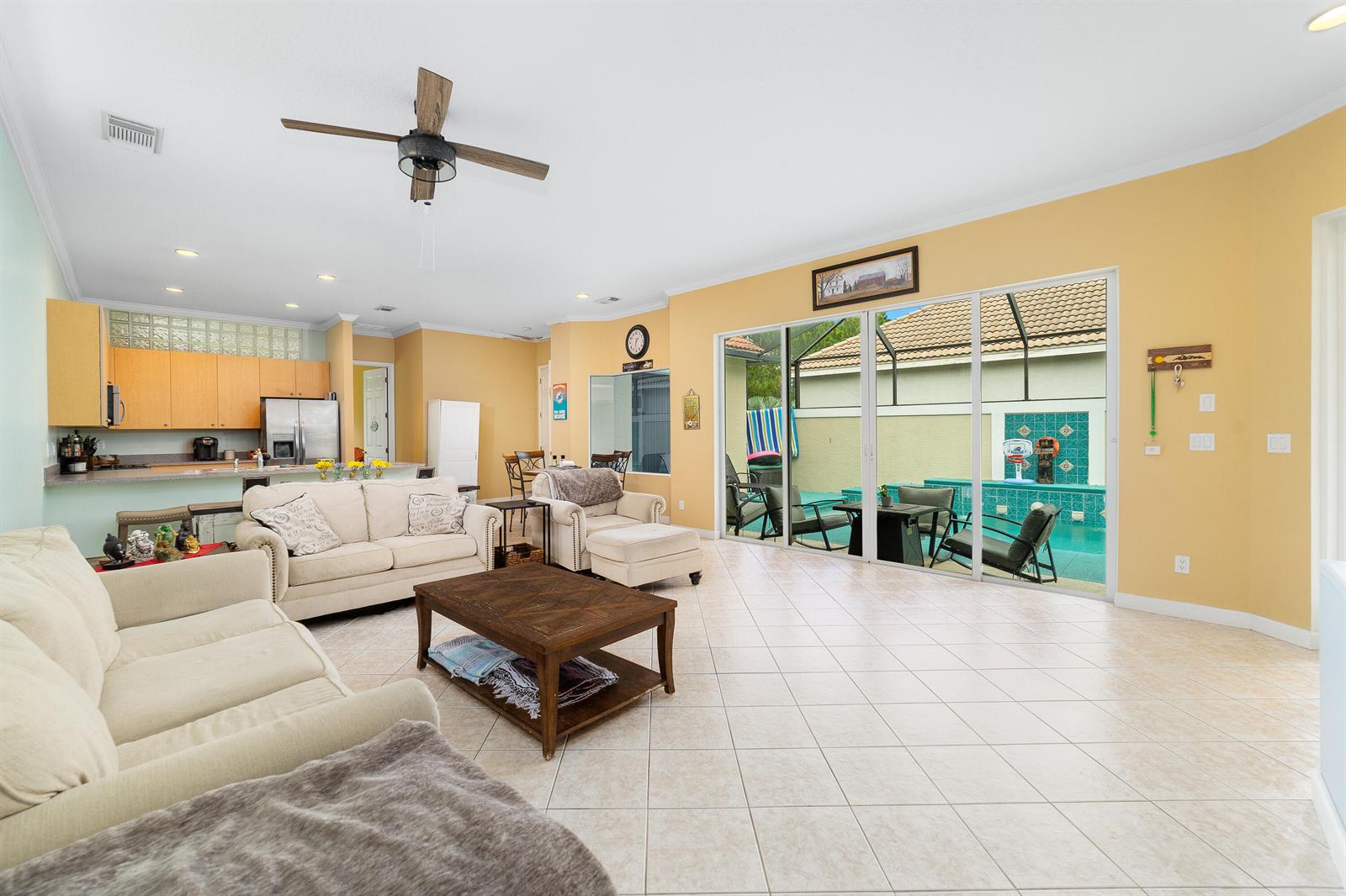 Ver detalles 775 3 / 3 1889 sq. ft. $ 2026-09-04 0 foto