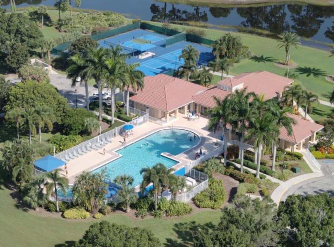Ver detalles 775 3 / 3 1889 sq. ft. $ 2026-09-04 0 foto