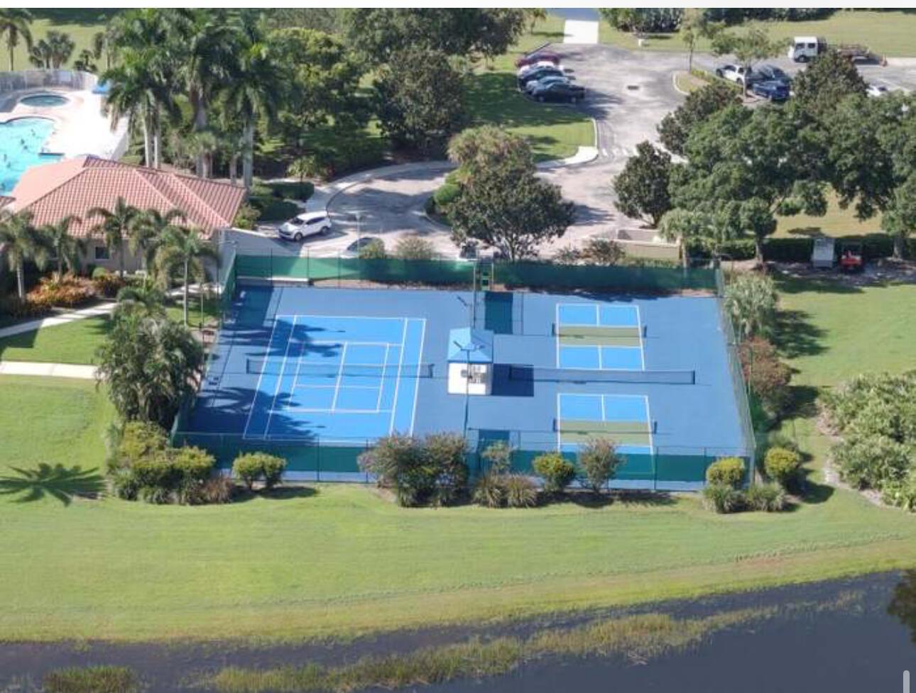 Ver detalles 775 3 / 3 1889 sq. ft. $ 2026-09-04 0 foto