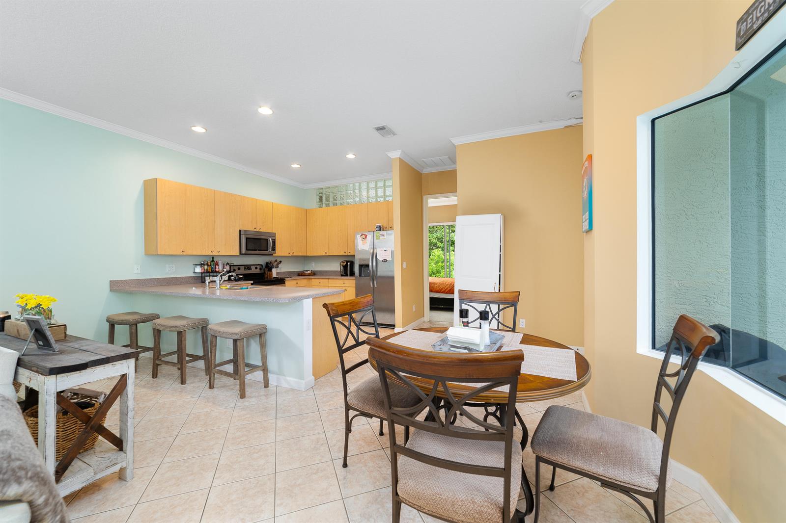 Ver detalles 775 3 / 3 1889 sq. ft. $ 2026-09-04 0 foto