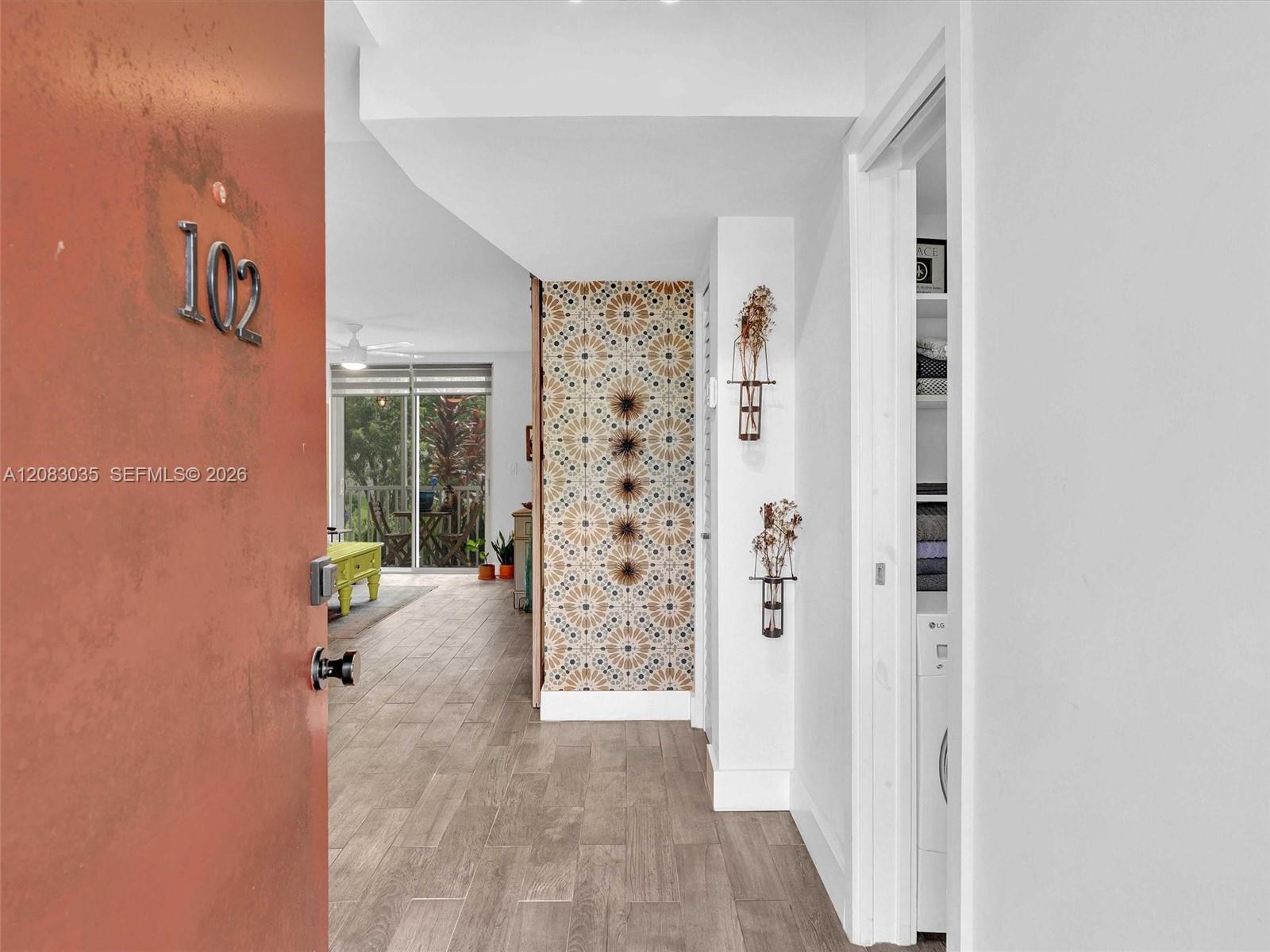 See details 102 1 / 1 686 sq. ft. $ 2026-09-03 0 Photo