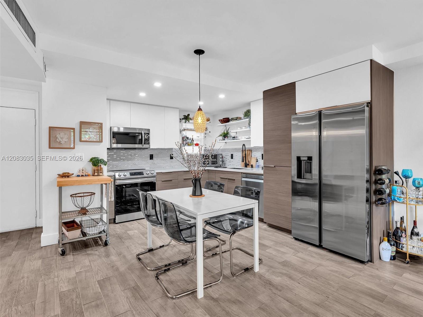 See details 102 1 / 1 686 sq. ft. $ 2026-09-03 0 Photo