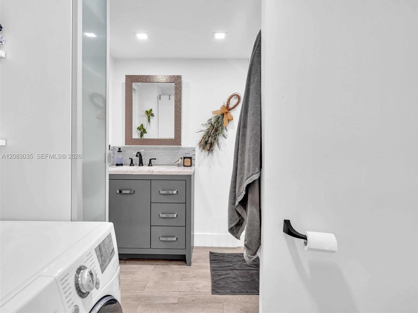 See details 102 1 / 1 686 sq. ft. $ 2026-09-03 0 Photo