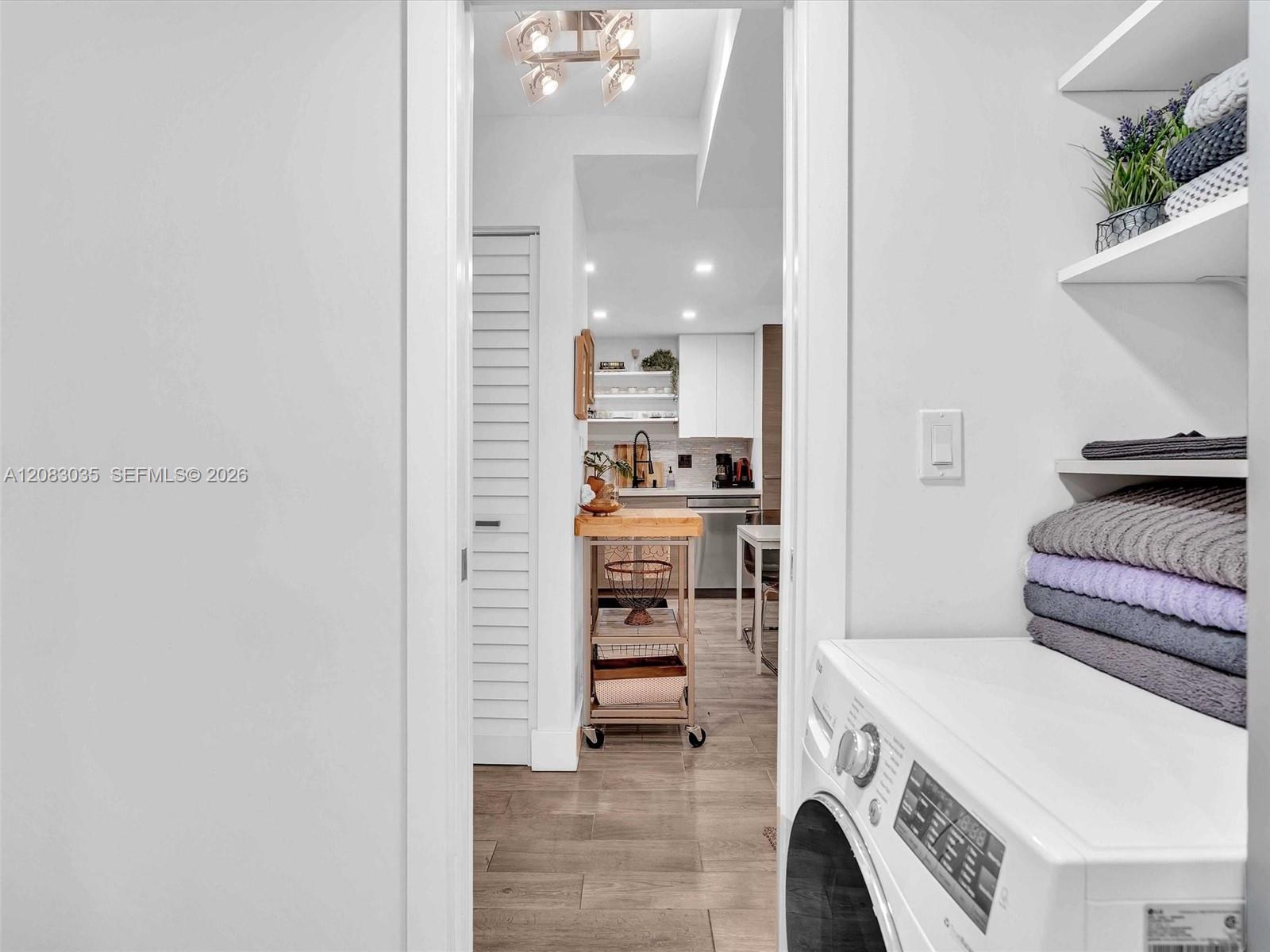 See details 102 1 / 1 686 sq. ft. $ 2026-09-03 0 Photo