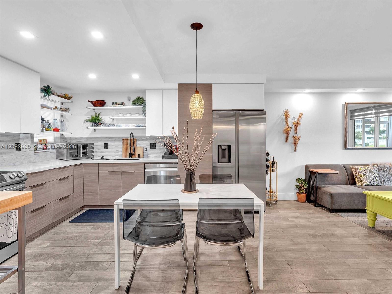 See details 102 1 / 1 686 sq. ft. $ 2026-09-03 0 Photo