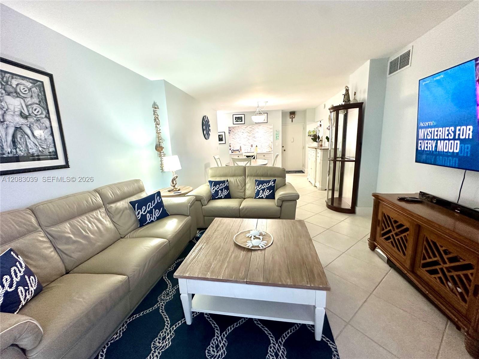 Ver detalles 2C 1 / 2 870 sq. ft. $ 2026-09-03 0 foto