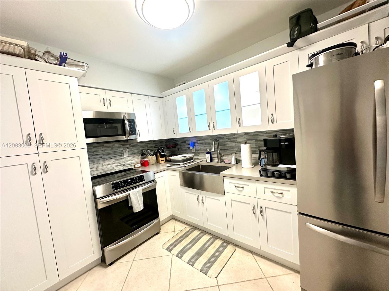 Ver detalles 2C 1 / 2 870 sq. ft. $ 2026-09-03 0 foto