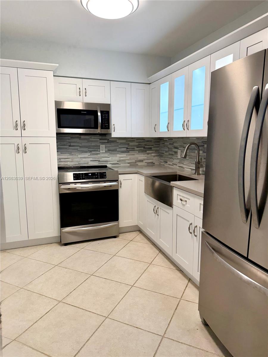 Ver detalles 2C 1 / 2 870 sq. ft. $ 2026-09-03 0 foto