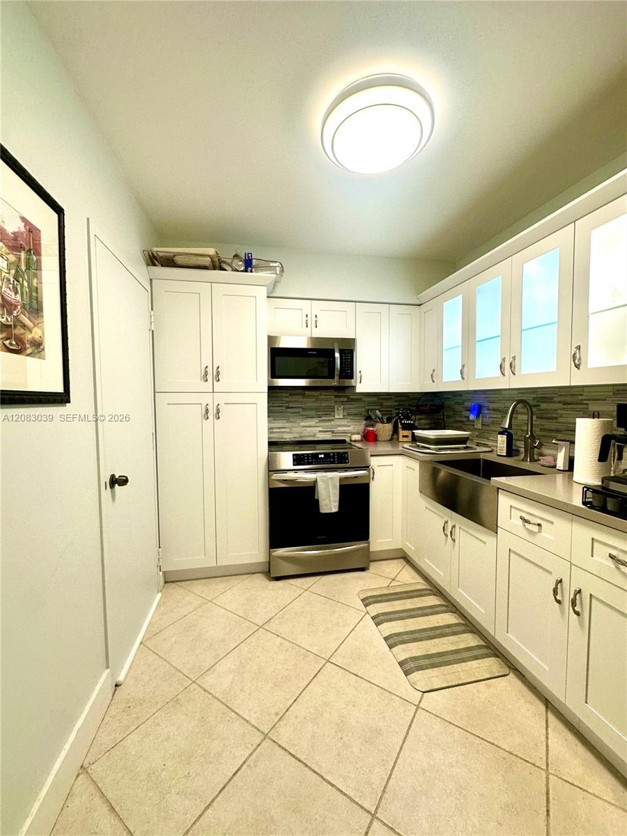 Ver detalles 2C 1 / 2 870 sq. ft. $ 2026-09-03 0 foto
