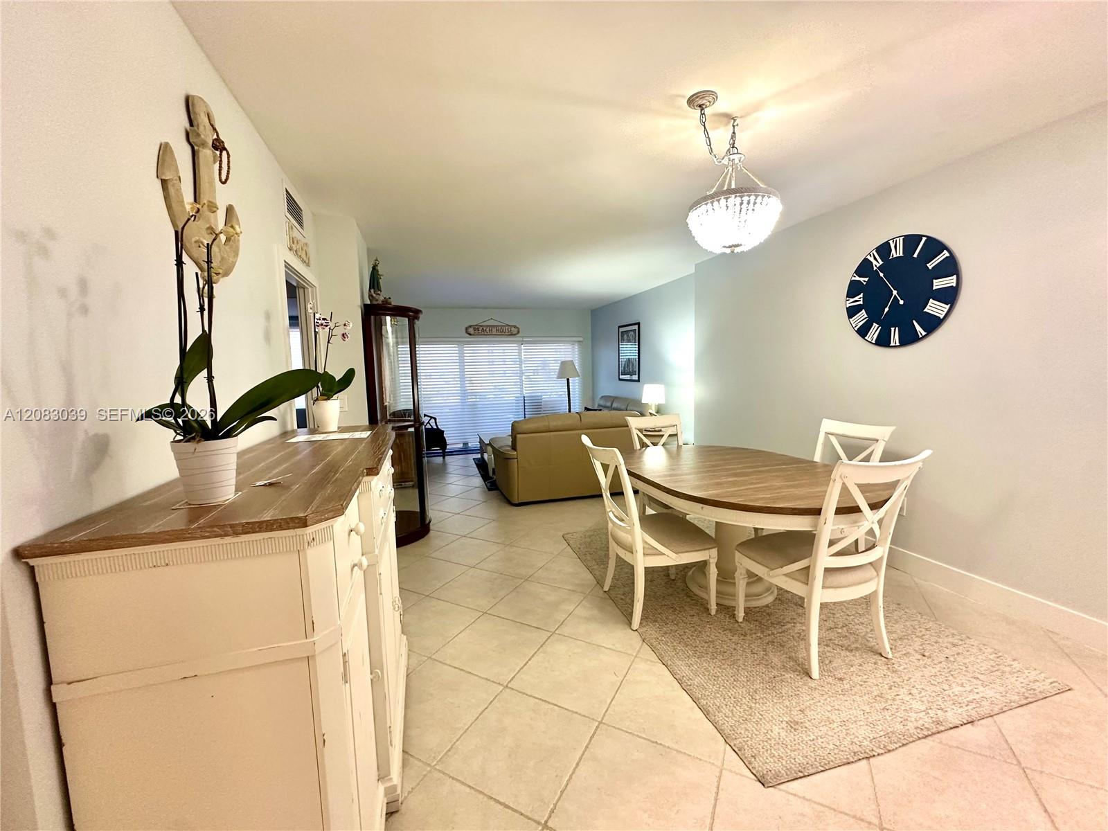 Ver detalles 2C 1 / 2 870 sq. ft. $ 2026-09-03 0 foto
