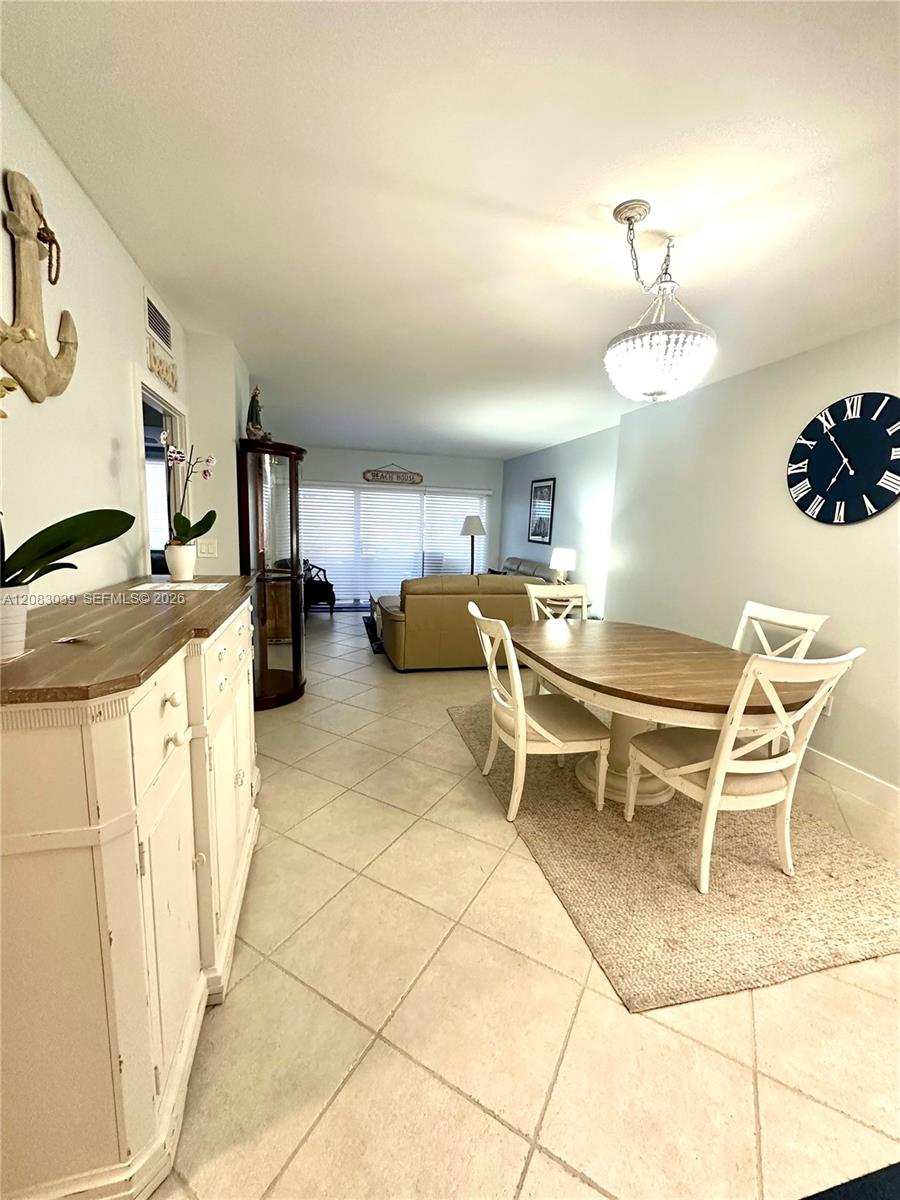 Ver detalles 2C 1 / 2 870 sq. ft. $ 2026-09-03 0 foto